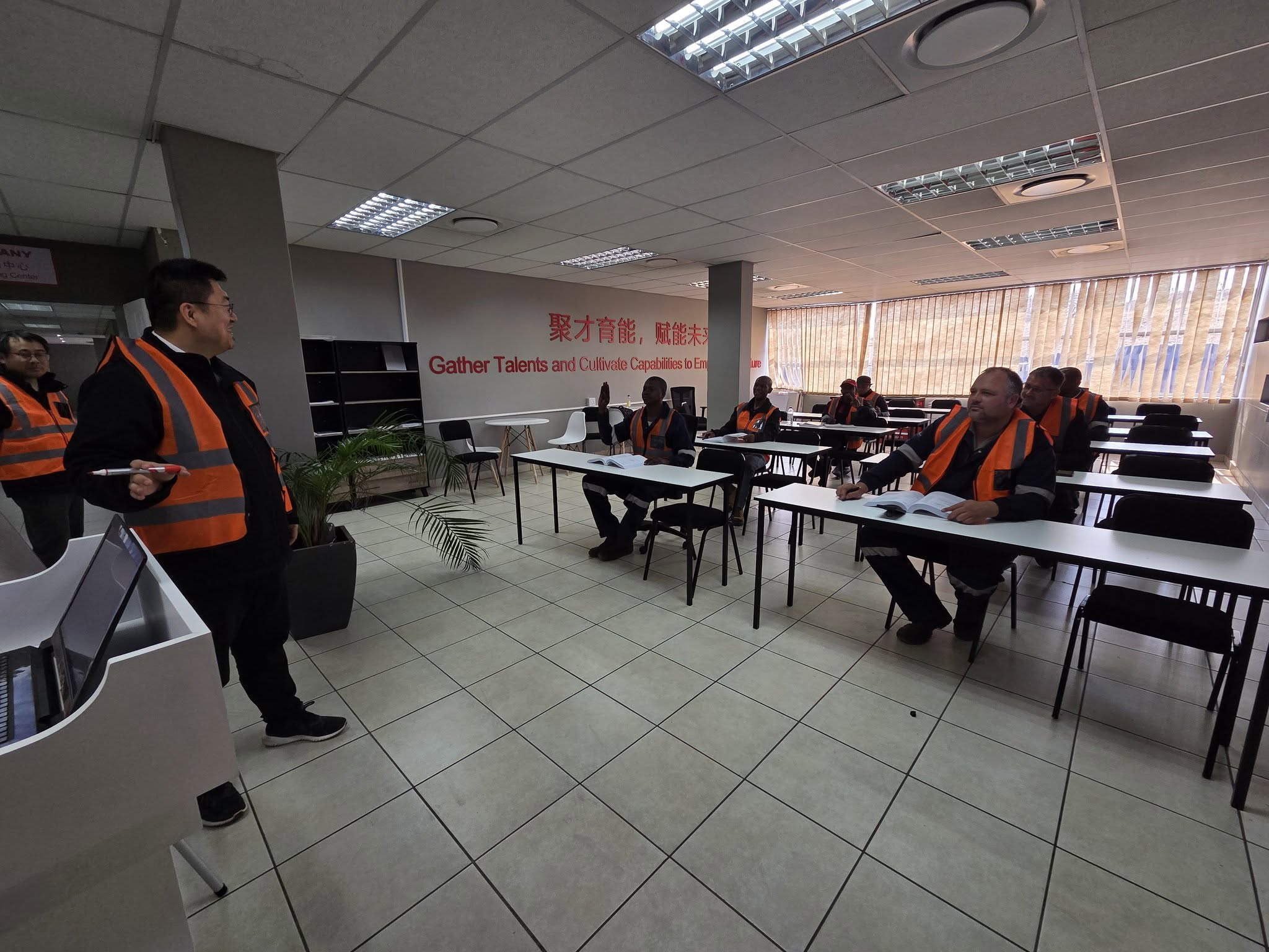 Tin lớn từ SANY Châu Phi! Trung tâm Đào tạo Nam Phi mới của chúng tôi đã chính thức khai trương