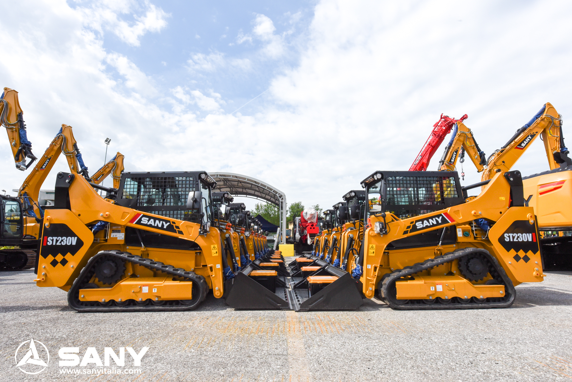 Catalog xúc lật mini skid loader ST230V