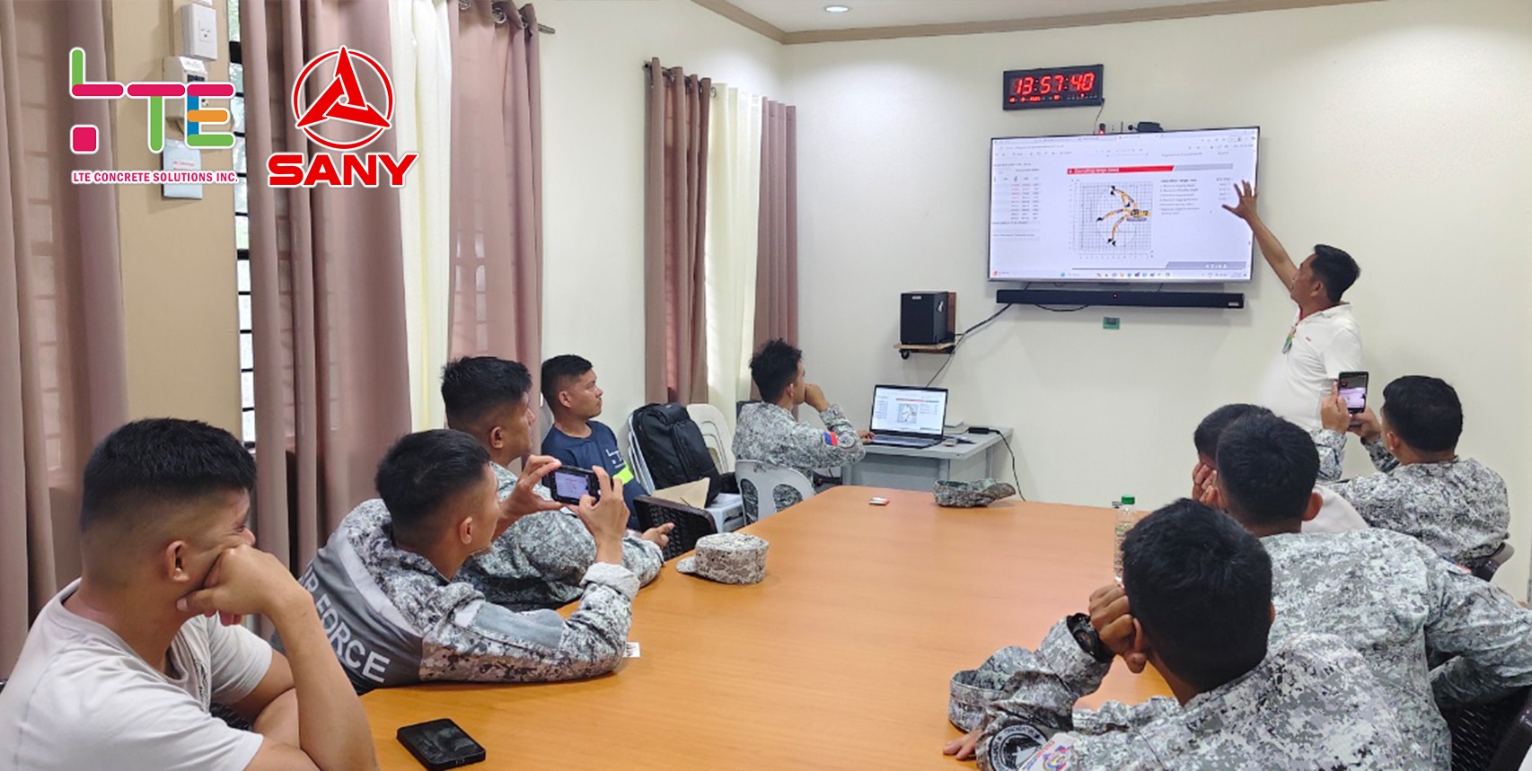 máy xúc đào SANY