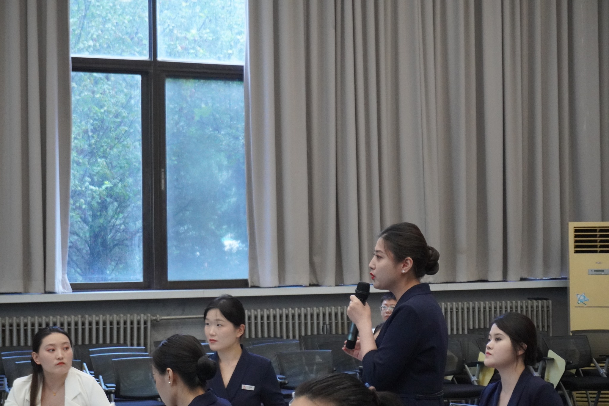 khóa học đón tiếp khách hàng SANY RE