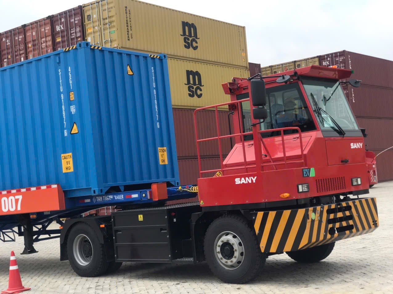 máy kéo điện SANY