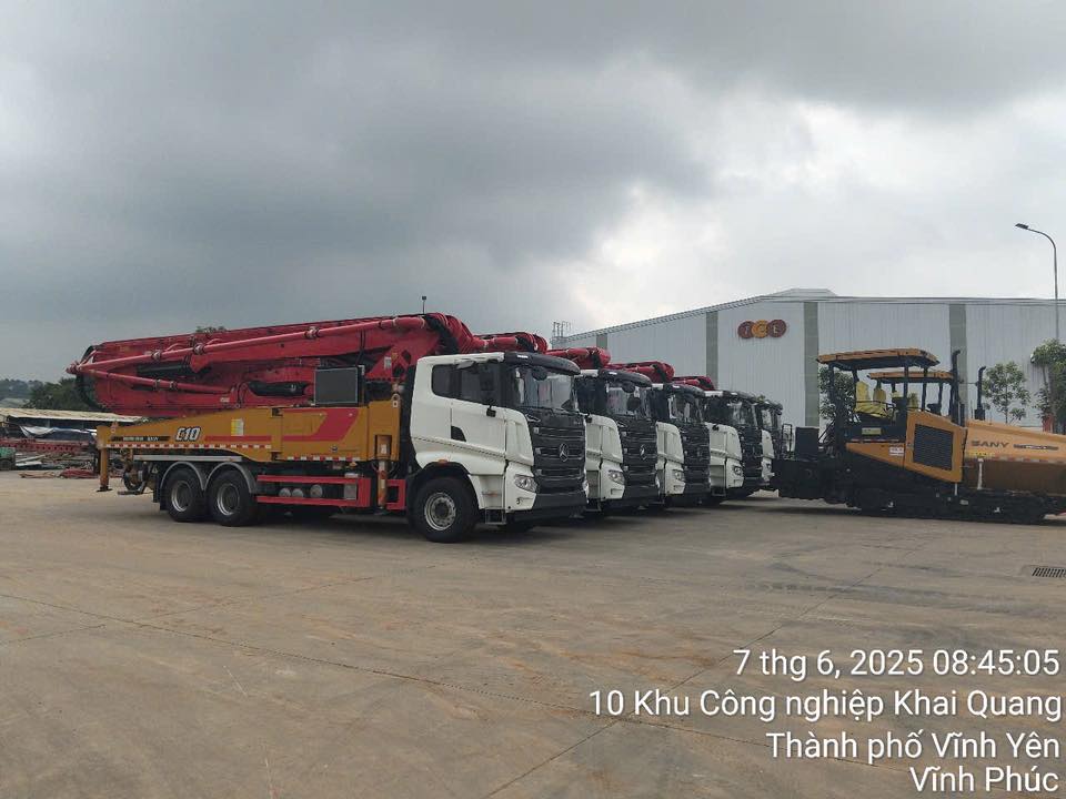 xe bơm sany