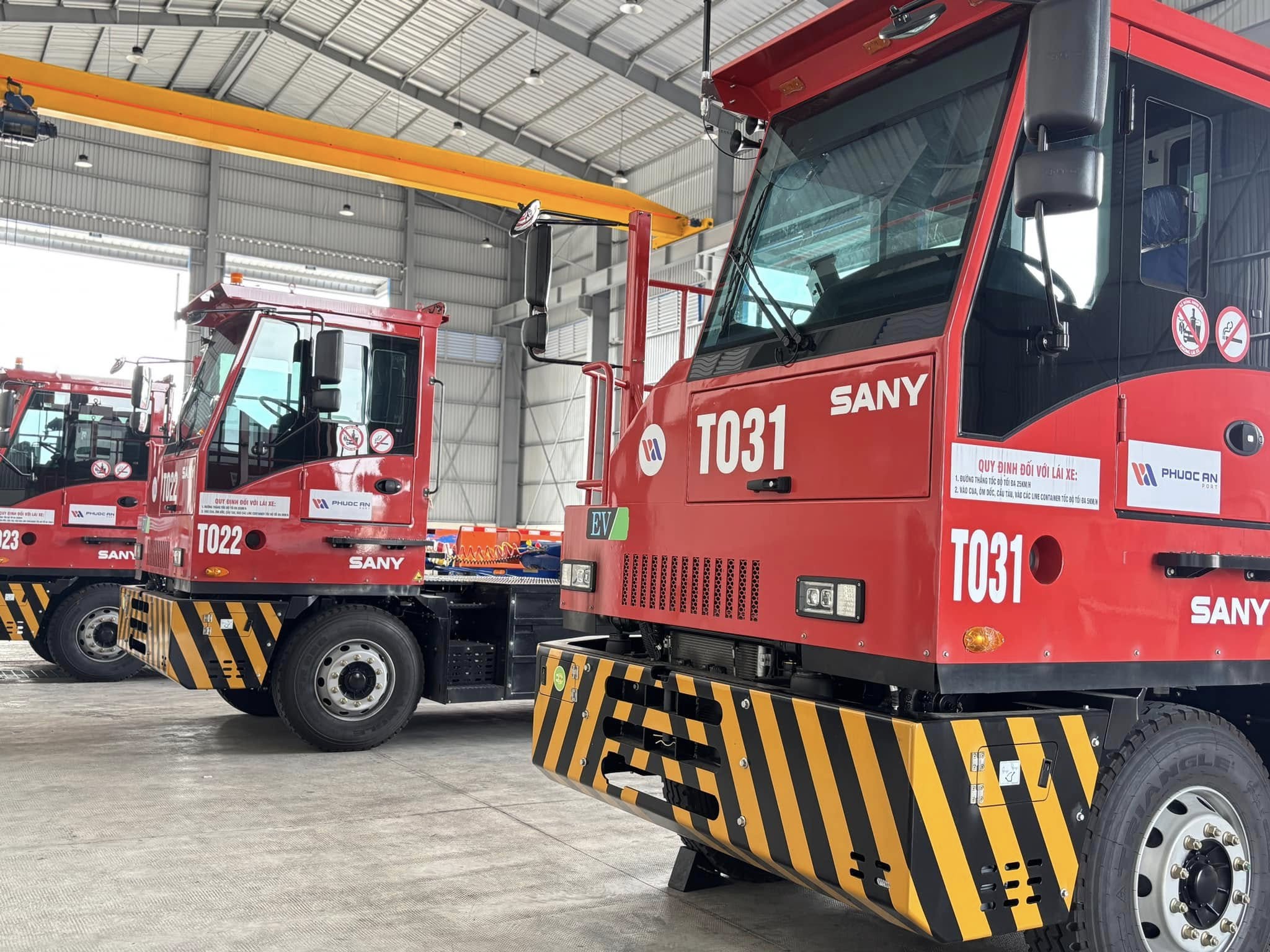 máy kéo điện chạy cảng SANY