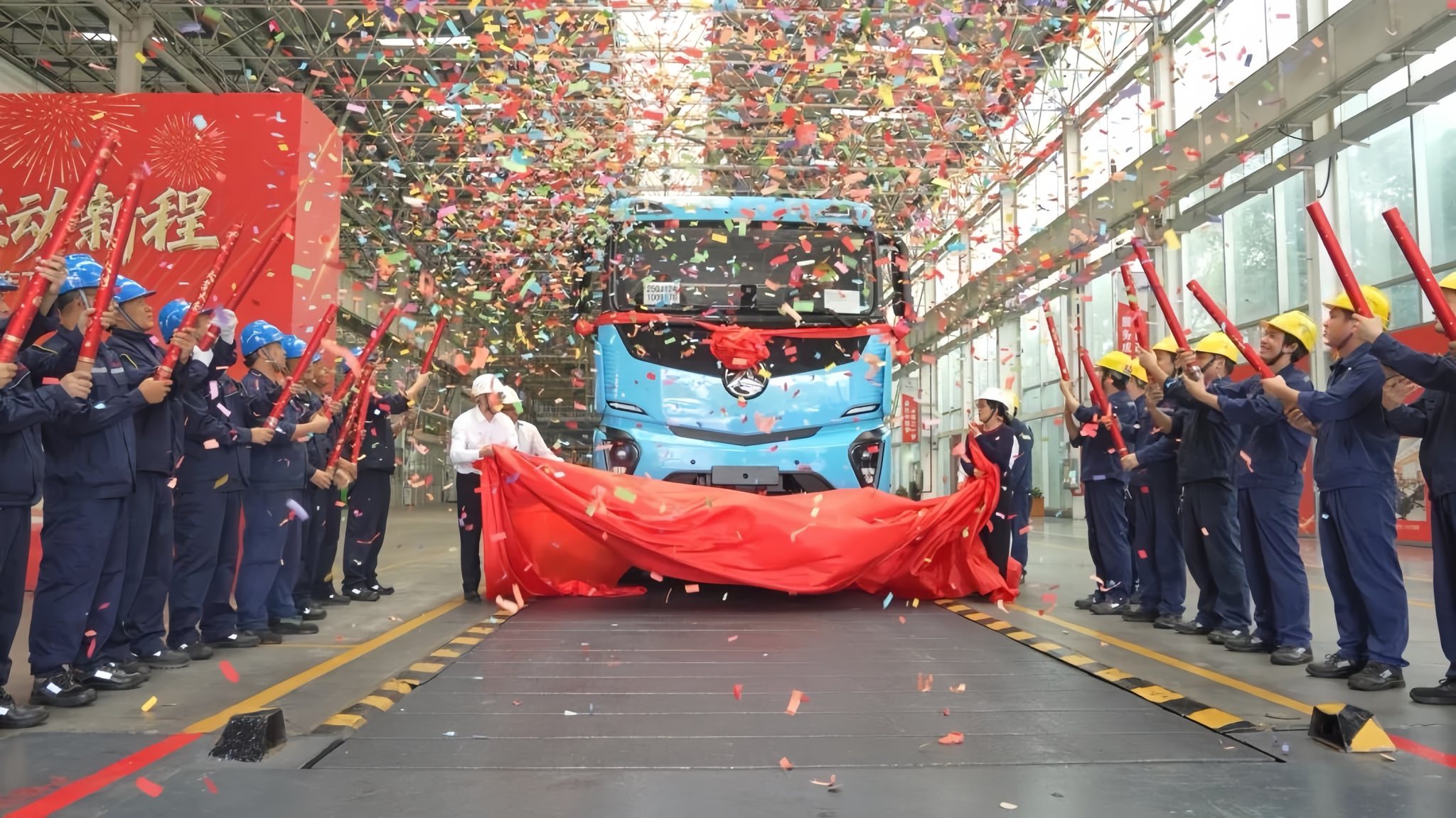 xe trộn bê tông điện