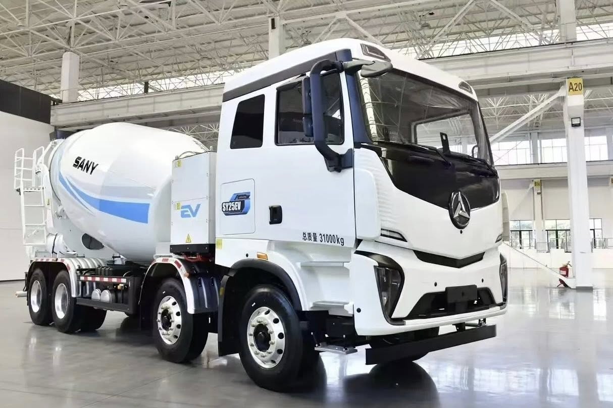 xe trộn bê tông điện