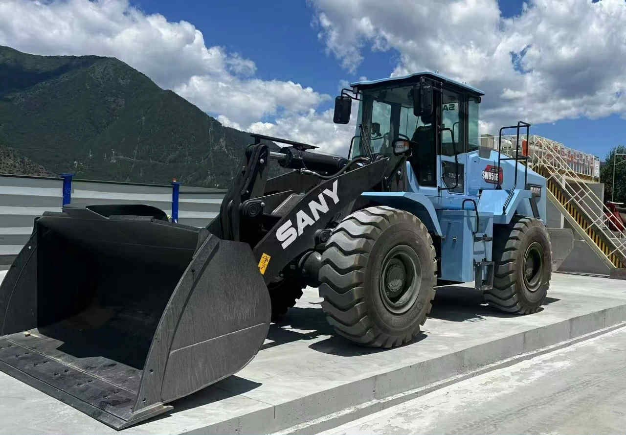 xúc lật điện sw956e