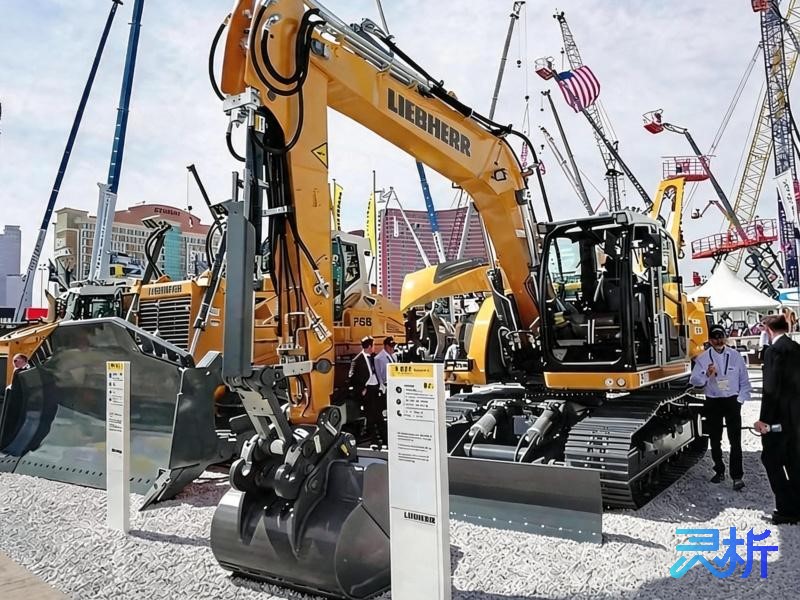 máy xúc liebherr