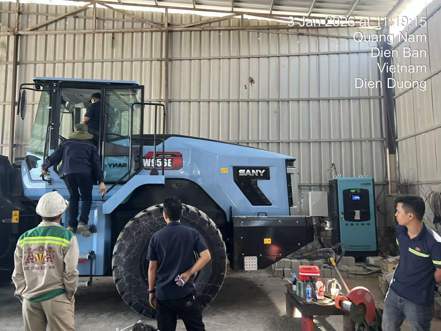 xúc lật điện sany