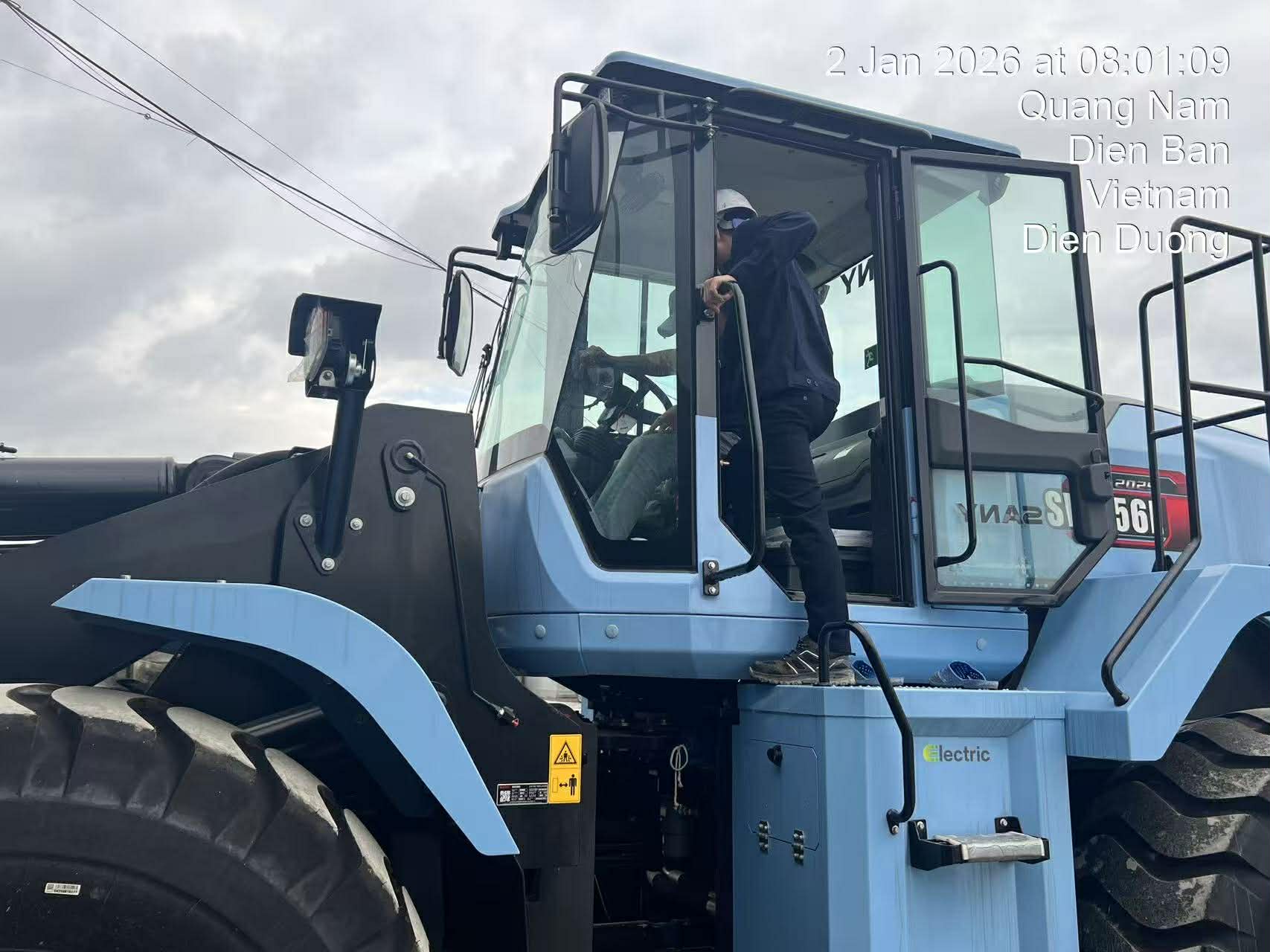 xúc lật điện sany