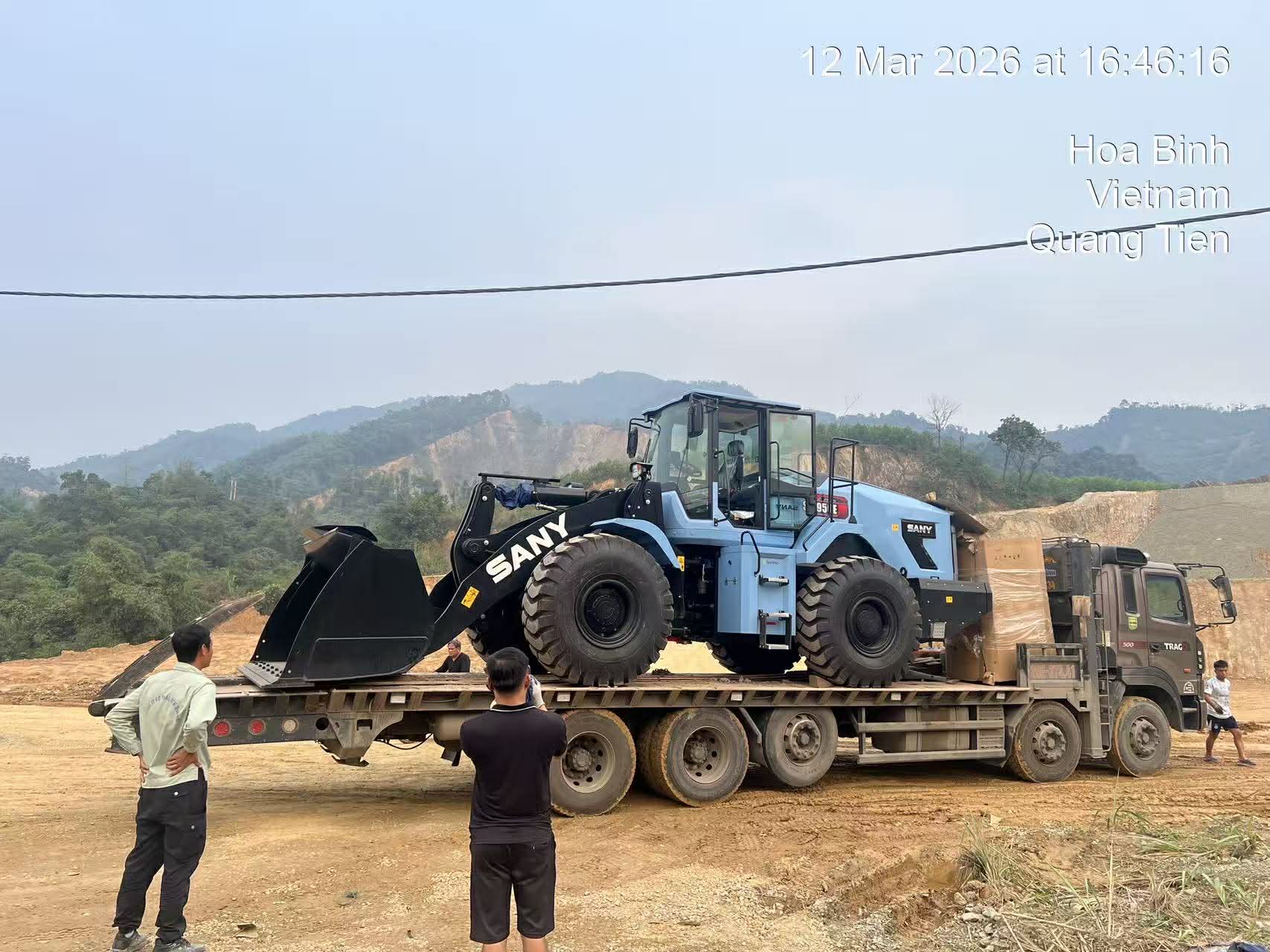 xúc lật điện
