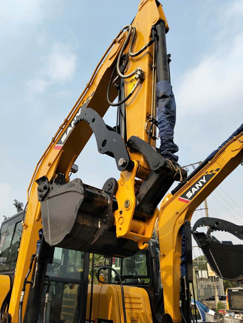 máy xúc sany