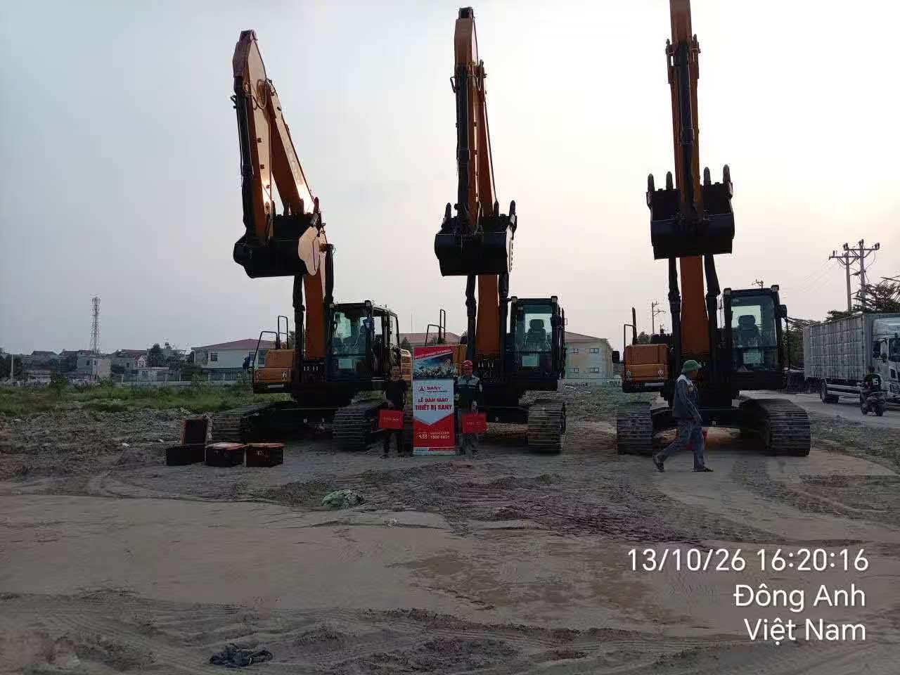 FULI bàn giao 03 máy xúc SANY SY245H ngày 13.10.2026