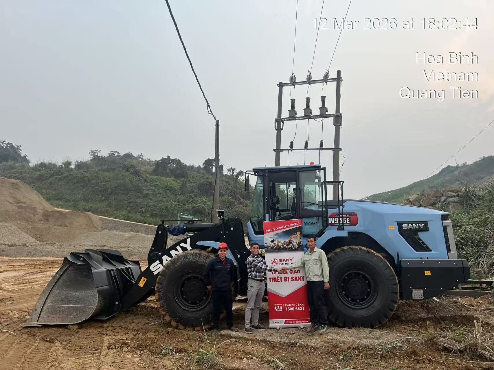 xúc lật điện