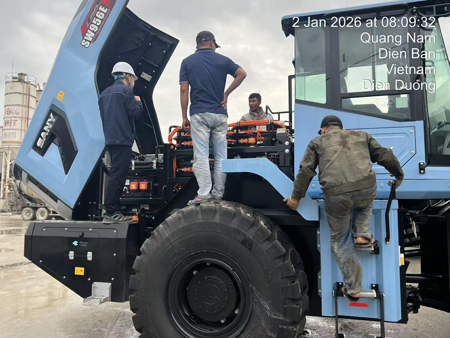 xúc lật điện sany