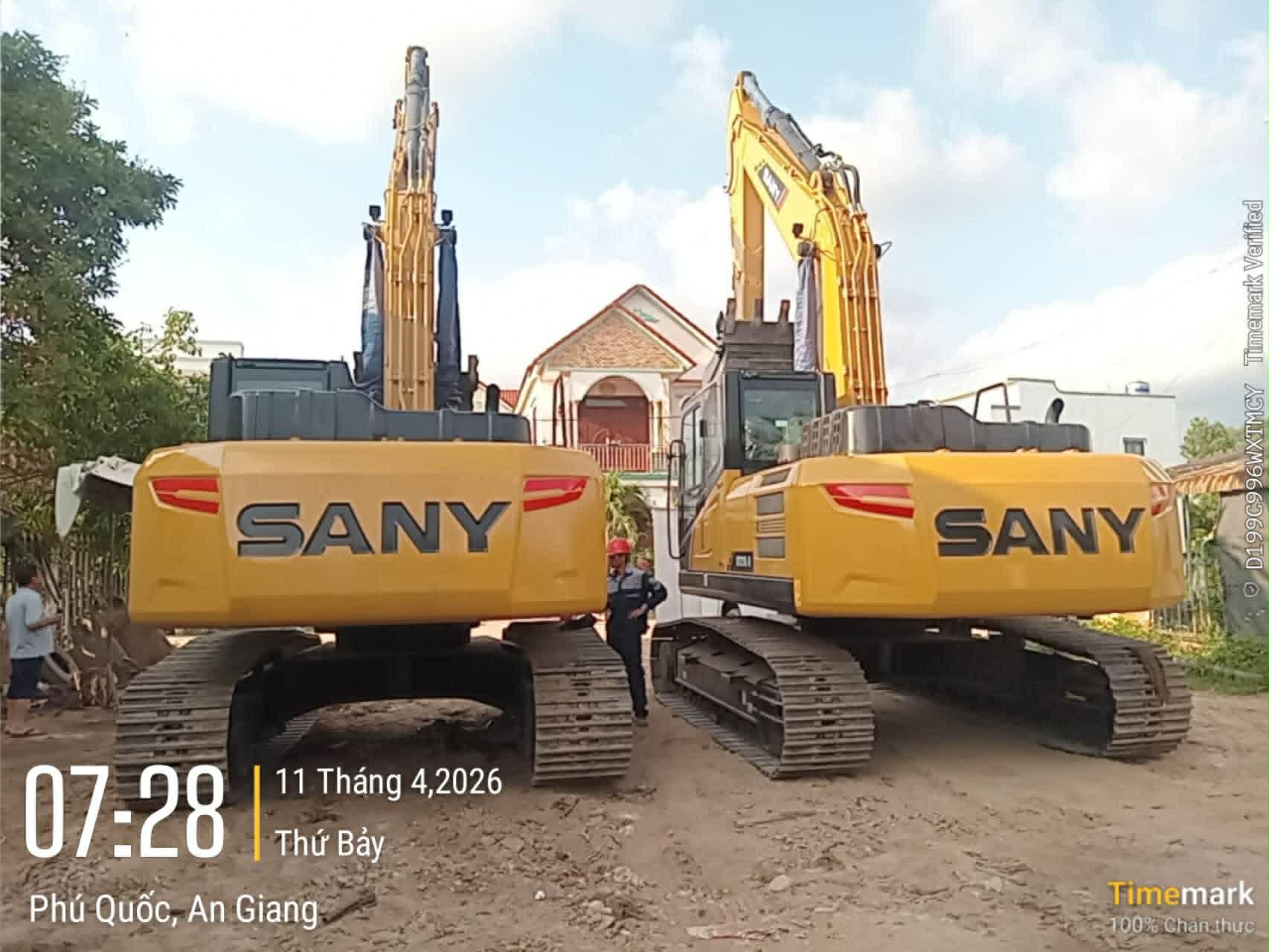 máy xúc sany