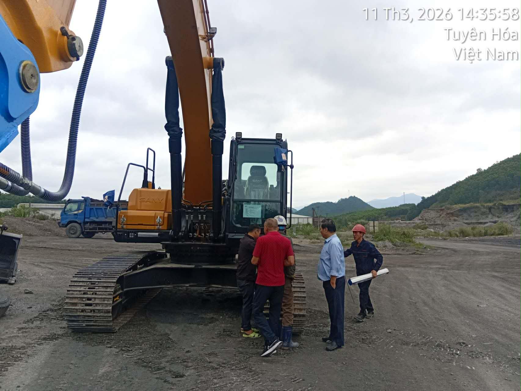máy xúc sany