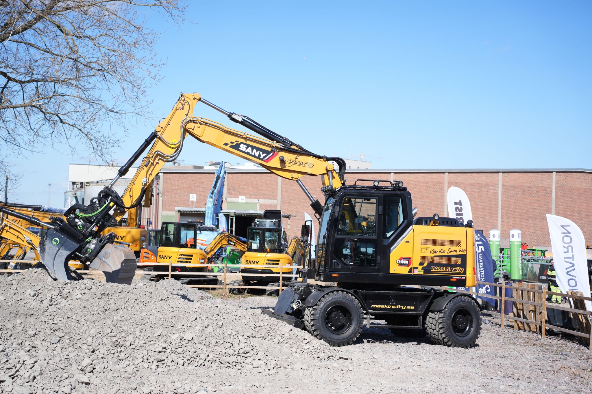 máy xúc sany