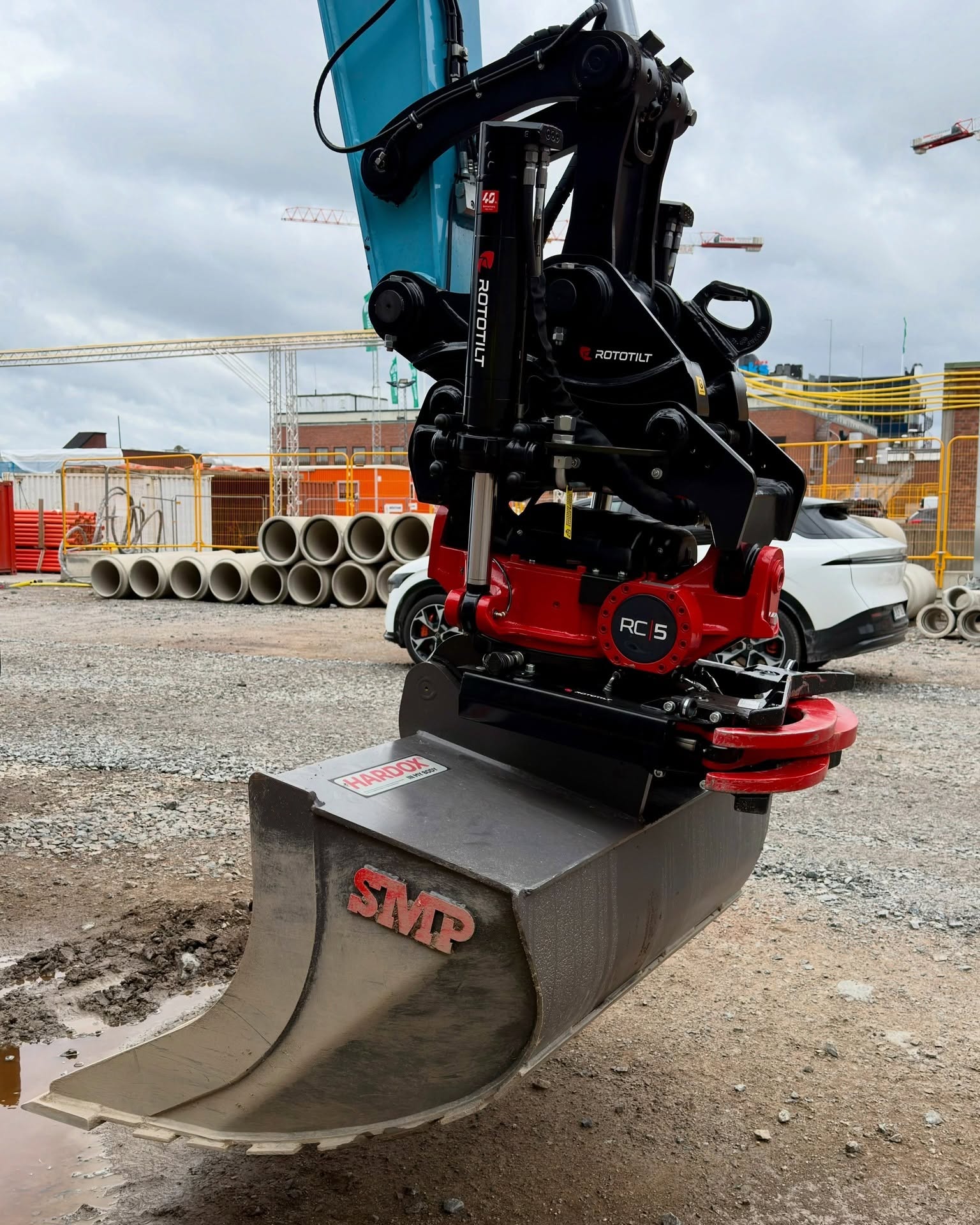 máy xúc bánh lốp điện sy175ew