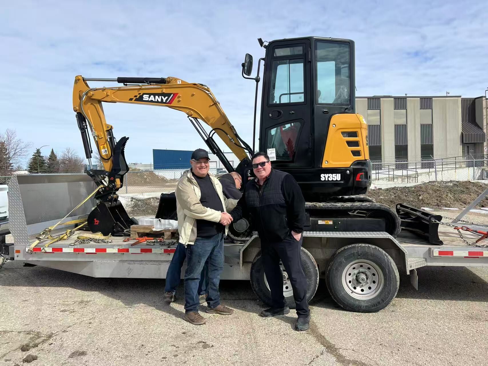 SANY Canada : Giao máy xúc SANY SY35U mới