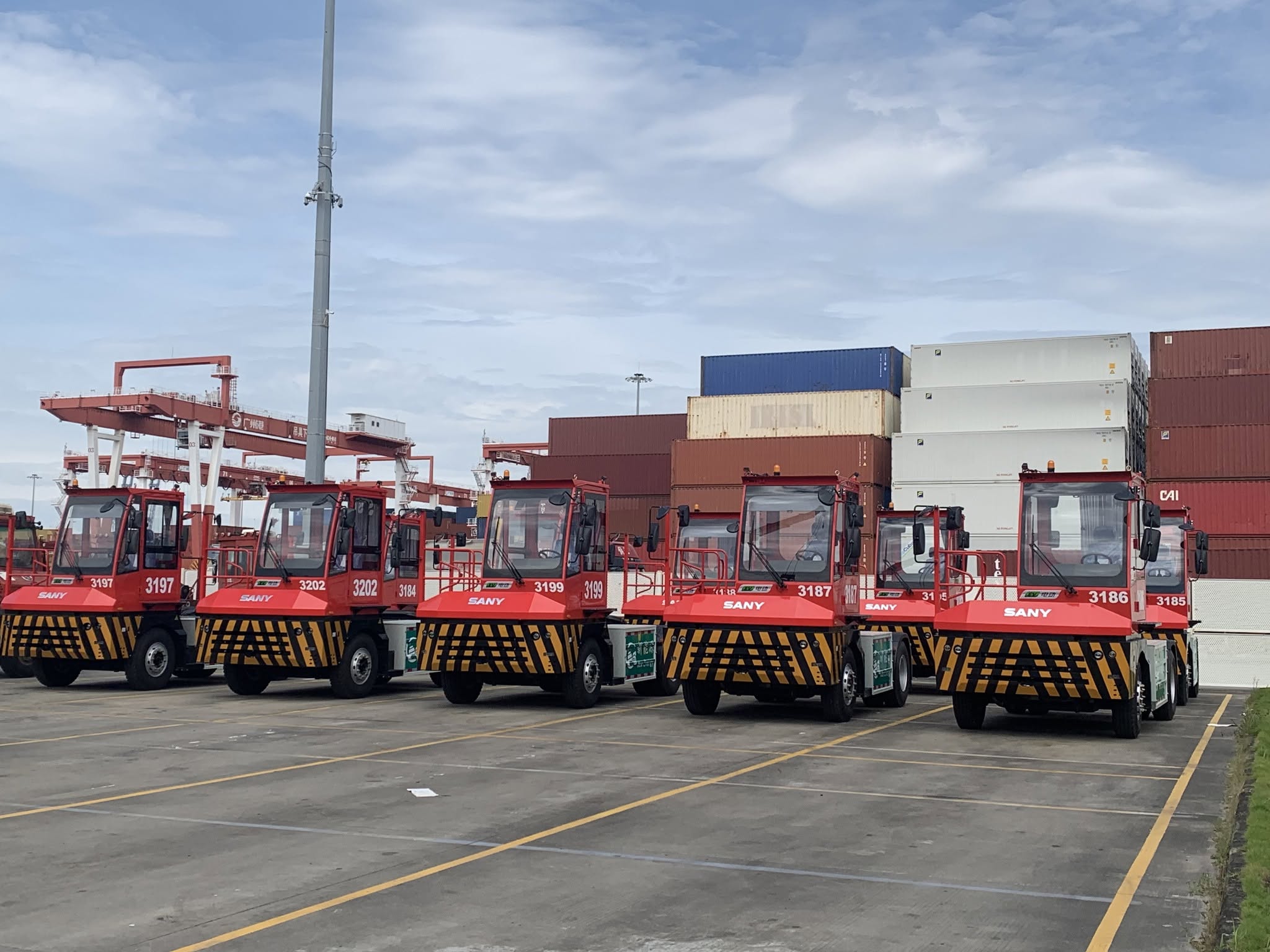 xe đầu kéo điện STT2500E-D