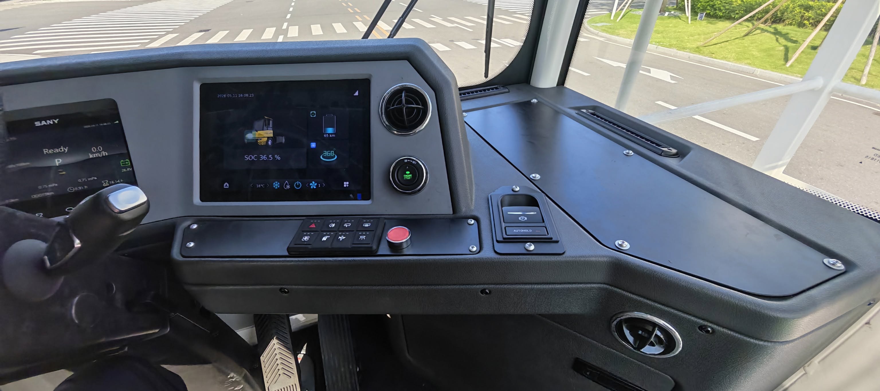 cabin xe đầu kéo điện STT2500E-D