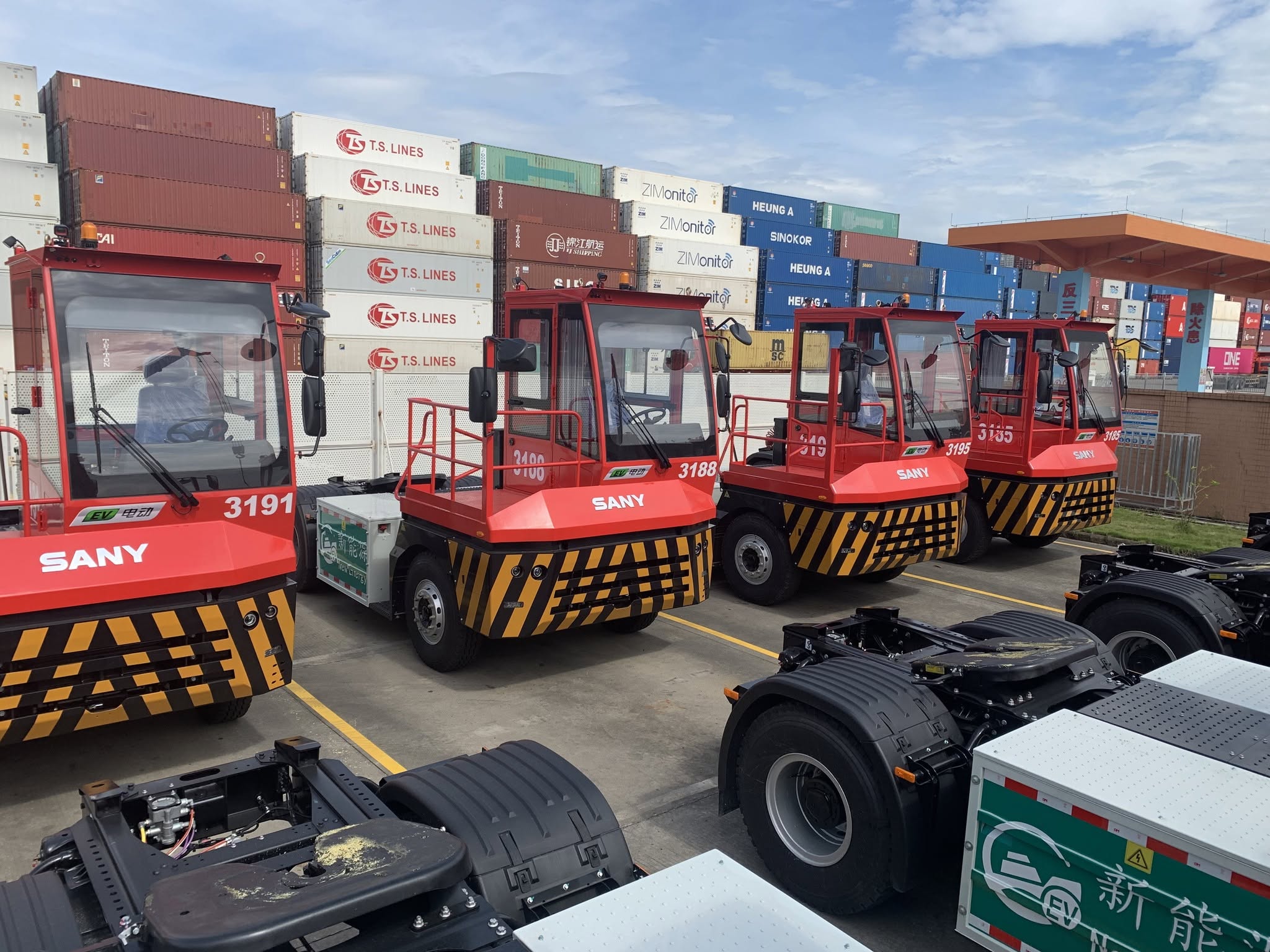 xe đầu kéo điện STT2500E-D chuyên dụng cảng ở quảng châu