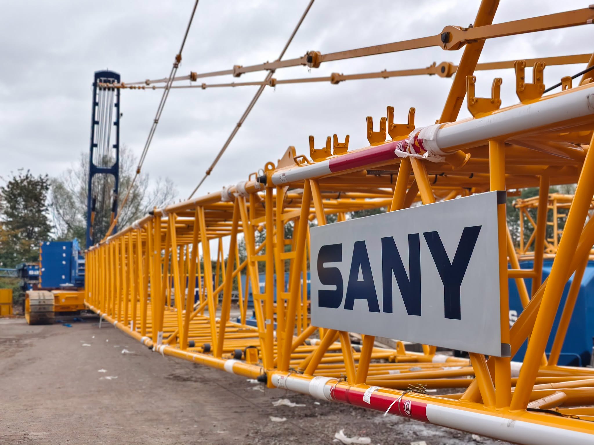 cần cẩu điện sany