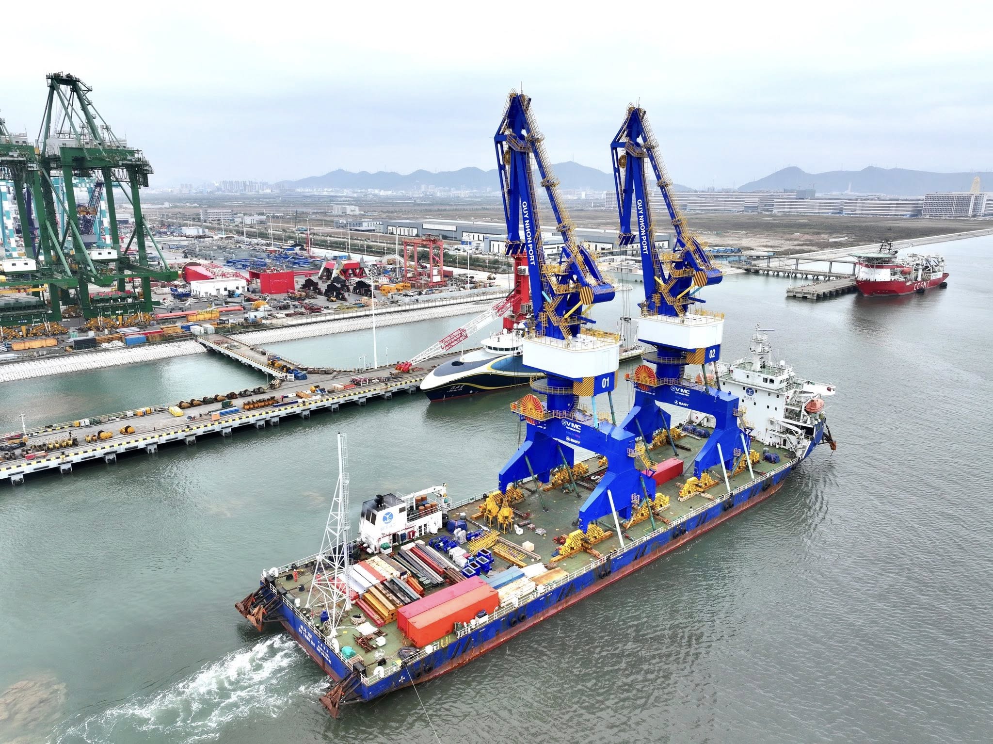 thiết bị cảng