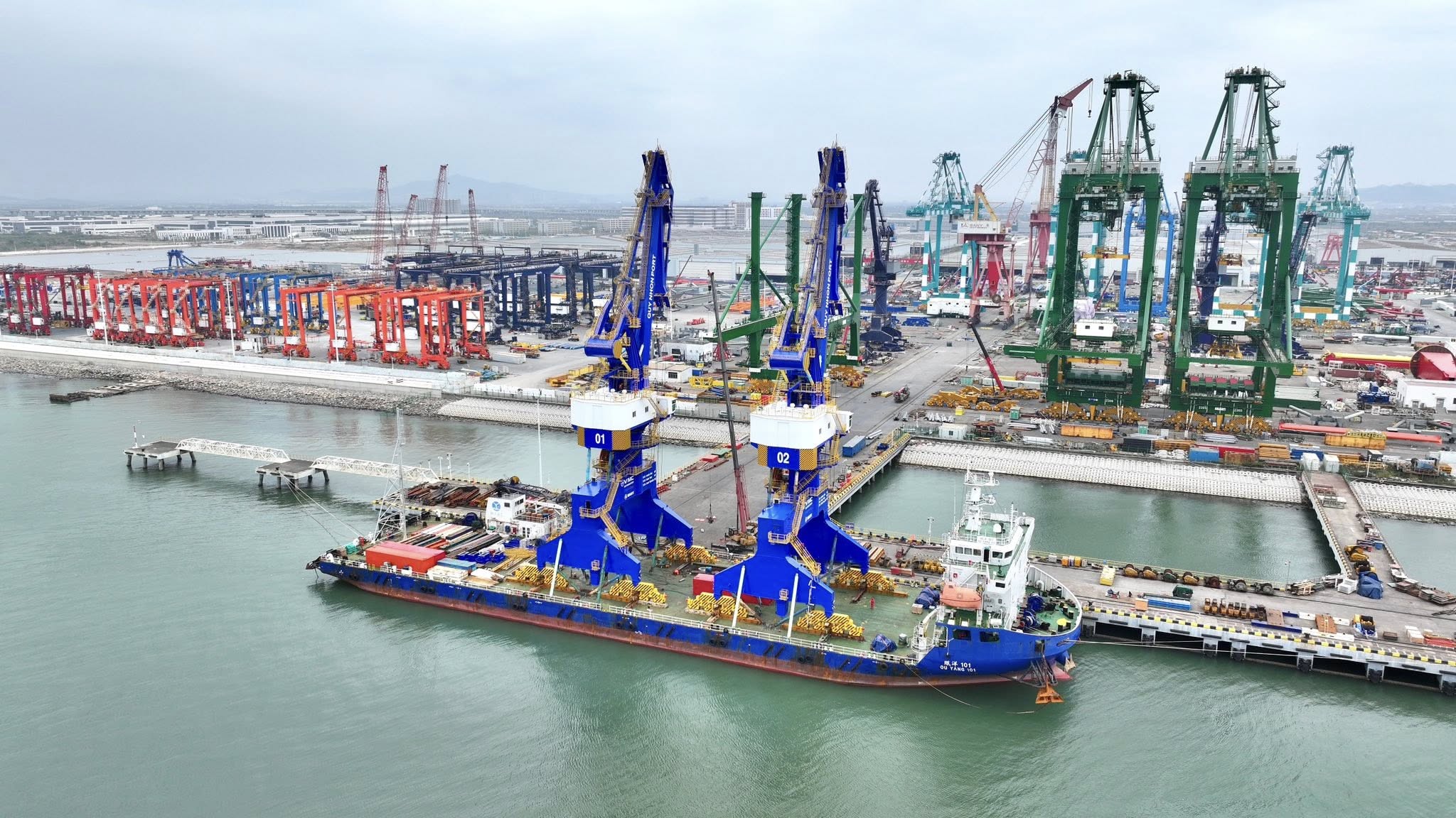 thiết bị cảng