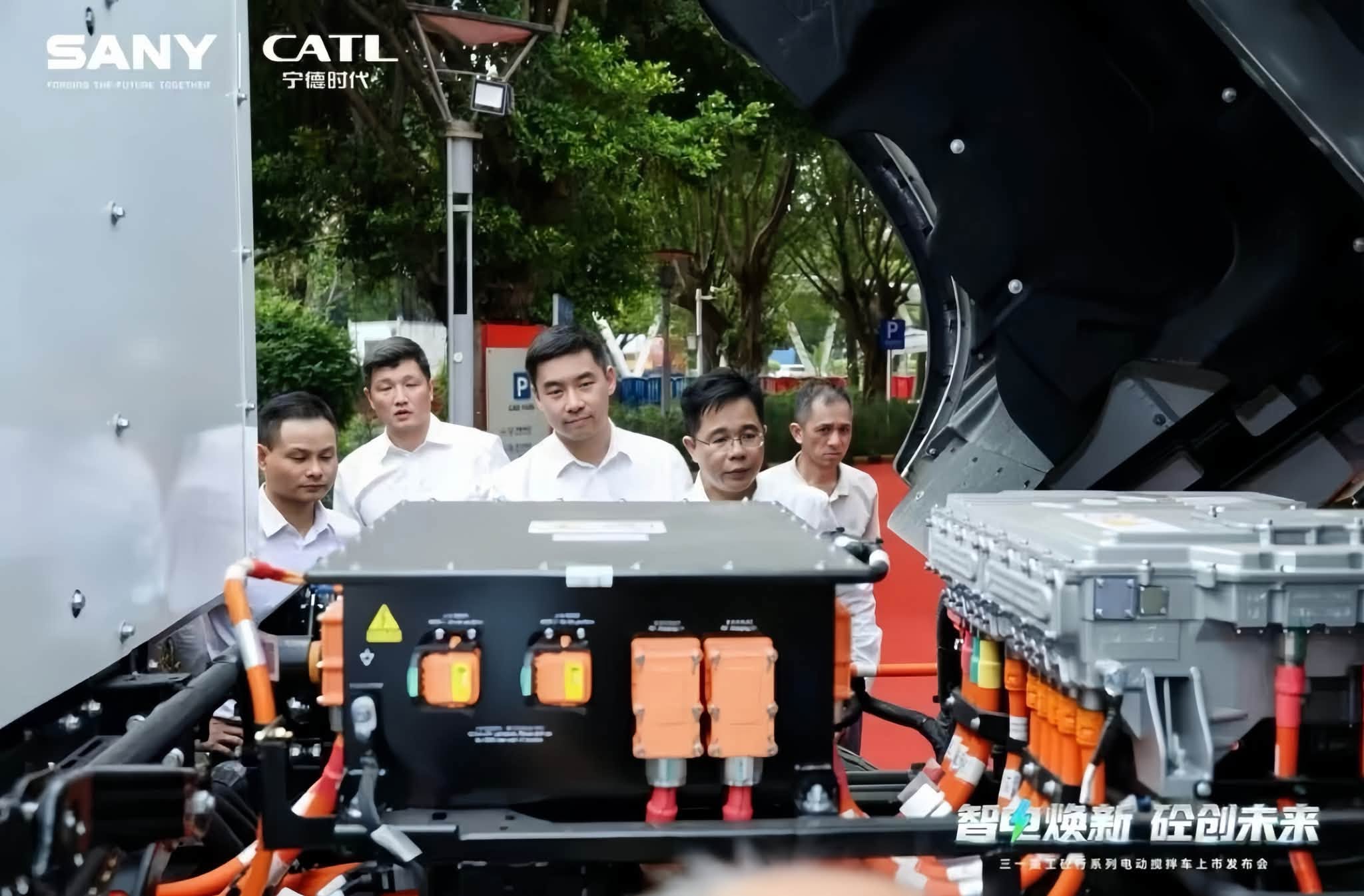 thăm quan xe trộn bê tông điện SANY