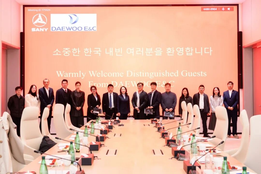 Đại diện Daewoo Engineering & Construction Hàn Quốc thăm và làm việc tại SANY