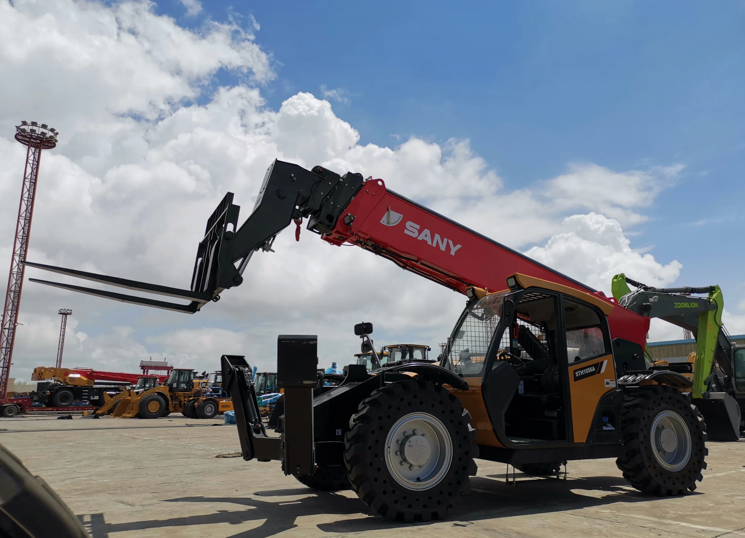 7 ứng dụng chính của xe nâng telehandler và hướng dẫn thực tiễn trong xây dựng
