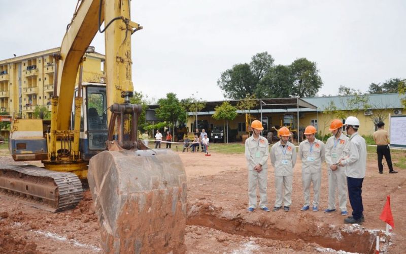 lớp học lái máy xúc