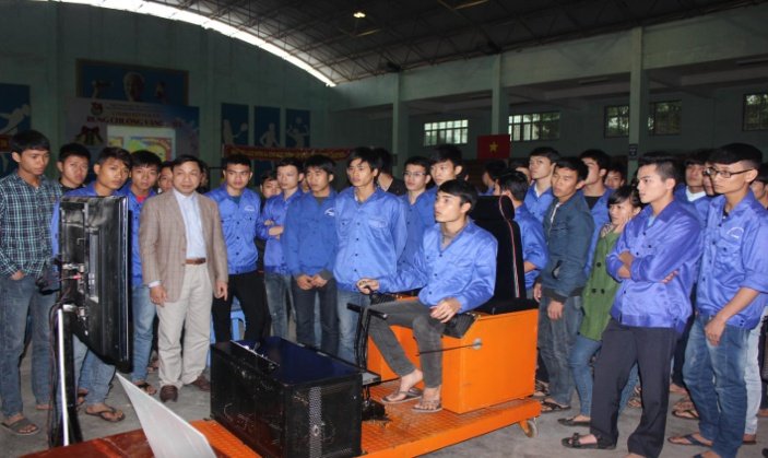 lớp học lái máy xúc