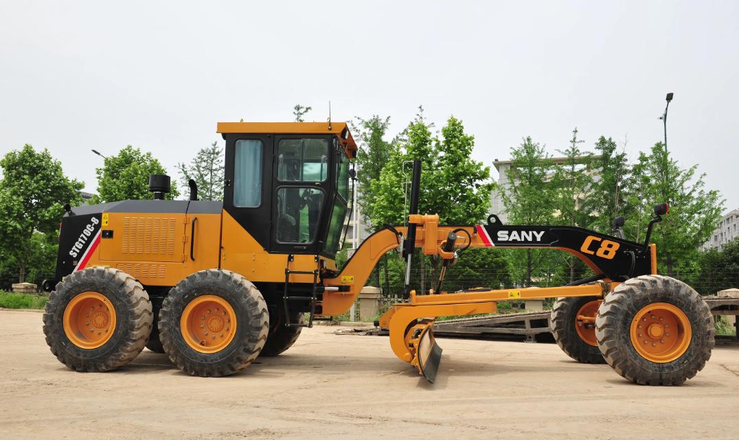 Máy san gạt cỡ nhỏ: Nguyên lý, so sánh các mẫu mã và hướng dẫn mua hàng