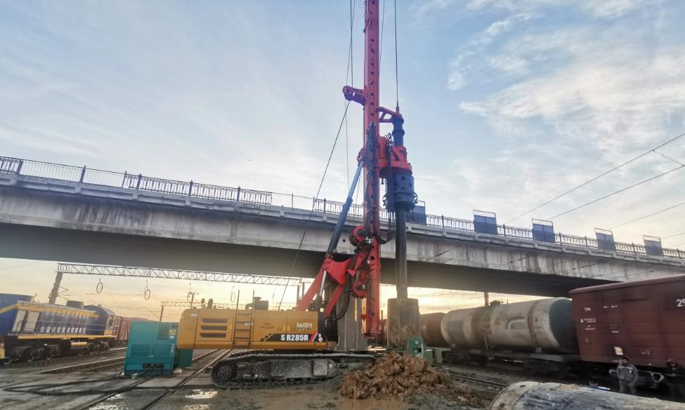 máy khoan cọc nhồi