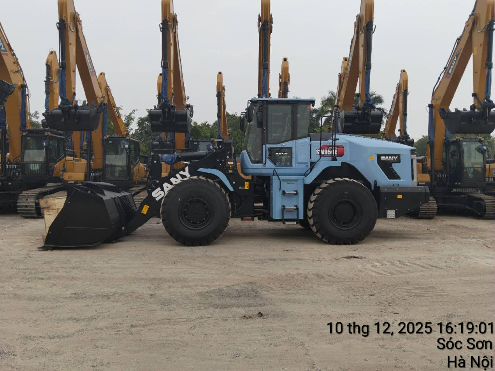 xúc lật điện sany