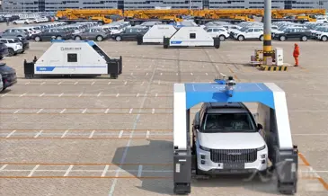 Robot tự hành bốc xếp ôtô xuất khẩu thay con người