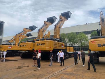 BƯỚC VÀO NHÀ MÁY SANY – KHI NHÀ MÁY SẢN XUẤT GIỐNG NHƯ MỘT CÔNG VIÊN