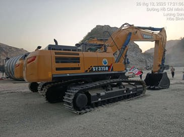 Chọn Máy Xúc Cho Trạm Nghiền Đá 2026 - Giải Pháp Tối Ưu Năng Suất Và Chi Phí Vận Hành