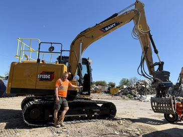 Máy xúc SANY trong thực tế vận hành - case study của Baldwin Skip Hire